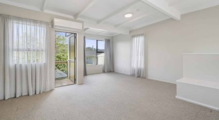 Cosy renovated 2 bedroom townhouse - Photo 2