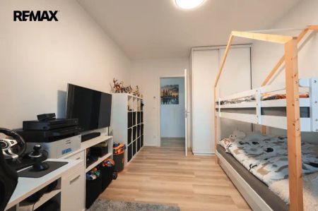 Pronájem luxusního bytu 3+kk s terasou, zahrádkou a vnitřním stáním - Humpolec - Photo 4