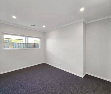 Modern Family Home in Armstrong Creek - Photo 2