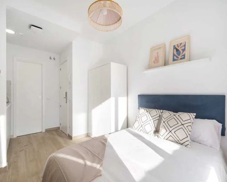 Calle de las Magnolias, Madrid, Community of Madrid 28029 - Photo 4