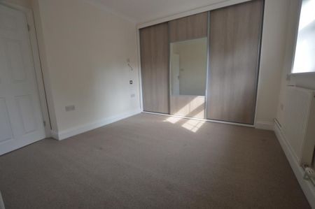 3 bedroom semi-detached house to rent - Photo 5