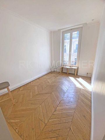 Appartement sur Paris 08 - Photo 2