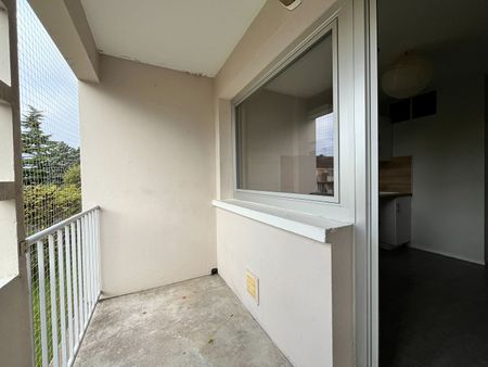 Location Appartement 4 pièces 69m² - Photo 3