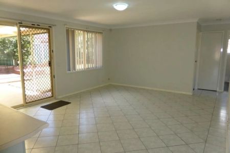 Beautifully Maintained 4-Bedroom Brick Home in Quiet Cul-de-Sac - Photo 3