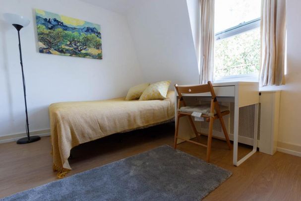 Flat 24 Penywern Road, Earls Court SW5 9SX - Photo 1