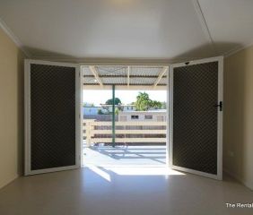 LOCATION – Minutes to the beach - Photo 4