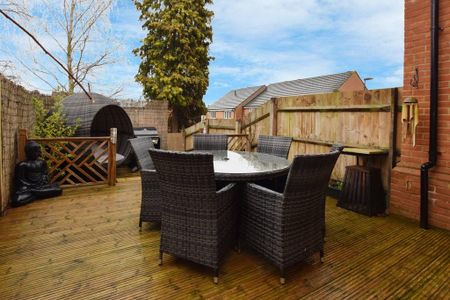 4 bedroom terraced house to rent - Photo 2