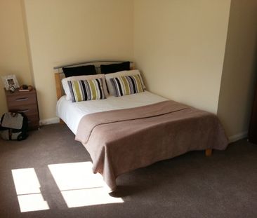 2 Bedroom Terraced To Rent in Lenton - Photo 1