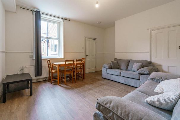 4 bedroom terraced house to rent - Photo 1