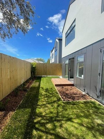 3 Bedroom Townhouse - Photo 2
