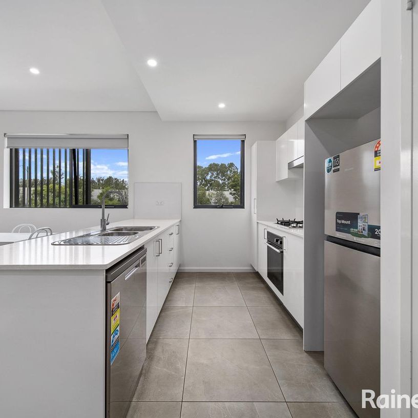 Two Spacious Three Bedroom Apartments to Choose From! - Photo 1