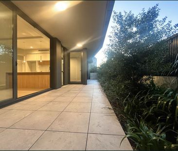 Fully Furnished Two-Bedroom Ground Floor Apartment - Photo 6