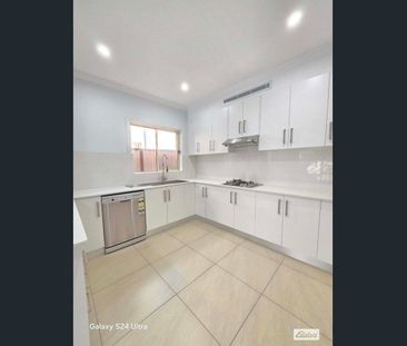 Comfortable 3-Bedroom Home Available for Long-Term Lease - Photo 5