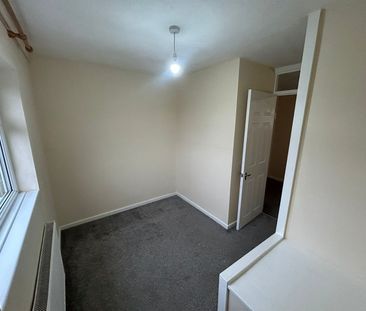 3 Bed End Terrace, Beckhill Chase, LS7 - Photo 4