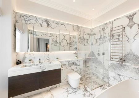 3 bedroom flat to rent - Photo 4