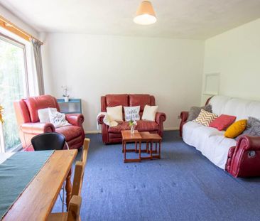 6 bedroom house to rent - Photo 2