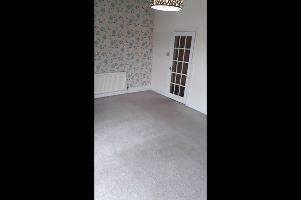 1 Bed Flat, New Basford, NG7 - Photo 1