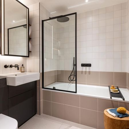 2 bedroom block of apartments to rent - Photo 3