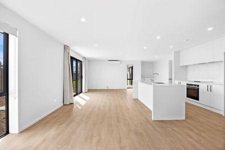 Spacious 4-Bedroom Home in the Heart of Amberley! - Photo 4