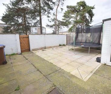 St. Johns Close, Mildenhall, Bury St. Edmunds, IP28 - Photo 2
