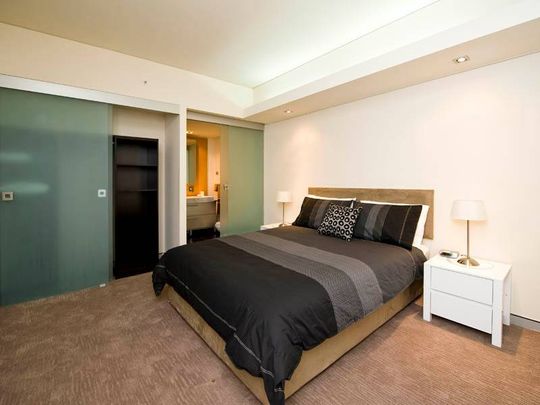 River Views & Executive Living - Photo 1