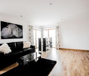3 bedroom flat to rent - Photo 3