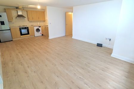 Tudor Way, Woking, Surrey, GU21 - Photo 3