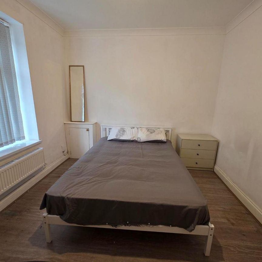 House to rent - Photo 1