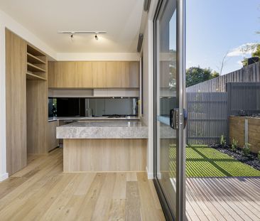 6/10 Princes Street, Caulfield North VIC 3161 - Townhouse For Rent ... - Photo 4