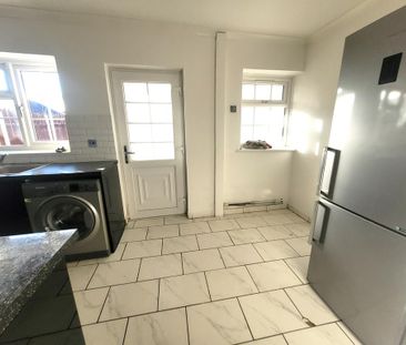 3 bedroom property to rent - Photo 4