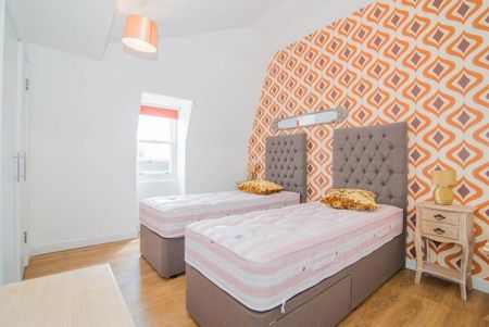 2 bedroom flat to rent - Photo 2