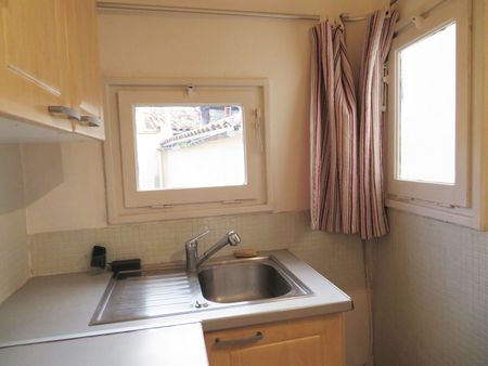 T3 Nîmes-centre, 560€, Rue de la Madeleine, 47m² - Photo 3