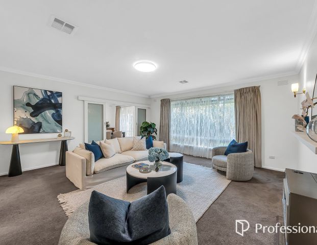 Comfortable Living in Hawthorn with Endless Options! - Photo 1