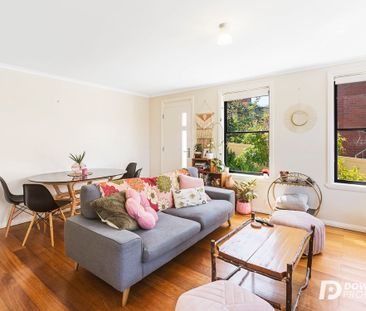 2/1 chessington ct, sandy bay tas 7005 - Photo 2