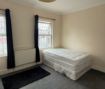 Room in a Shared House, Natal Road, SW16 - Photo 3