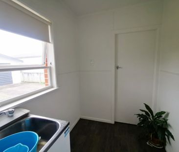 Three bedrooms in St Andrews - Photo 5