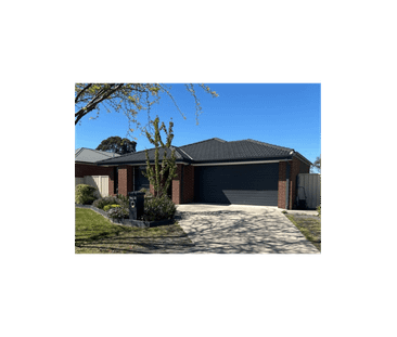 COMFORTABLE FAMILY HOME - Photo 6