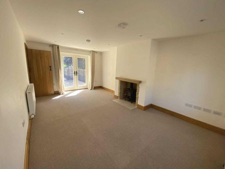 2 bedroom semi-detached house to rent - Photo 2