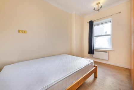 Charing Cross Road, Covent Garden, London - Photo 5