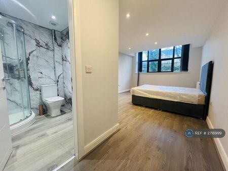 2 bedroom flat to rent - Photo 4