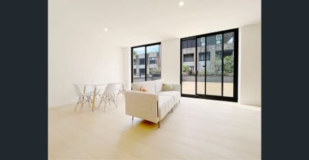 (Furnished) 3 Bedroom Apartment with Huge Private Terrace - Photo 3