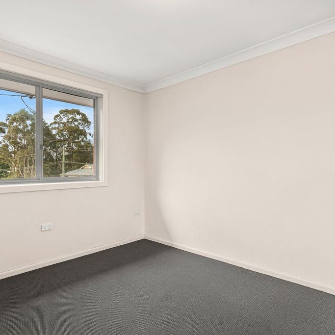 Modern 3-Bedroom Townhouse Close to University and CBD - Photo 1