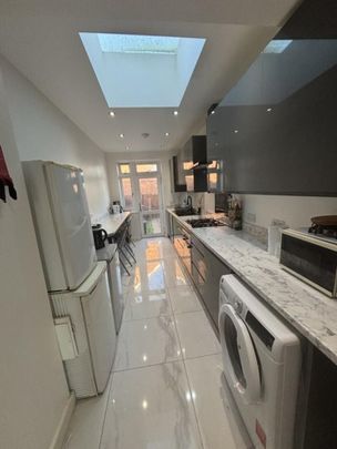 House share to rent - Photo 1