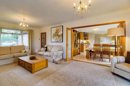 4 bedroom detached house to rent - Photo 2