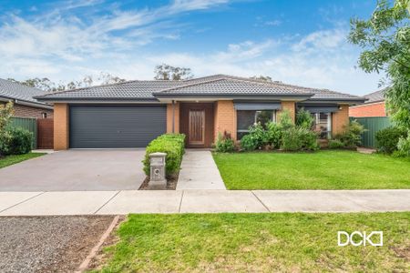 15 Botheras Court Epsom VIC - Photo 4