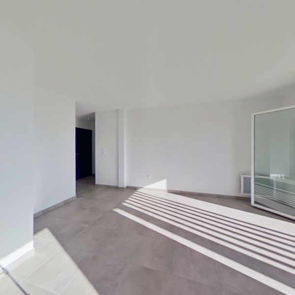 Location Appartement 3 pièces 63m² NIMES 30000 - Photo 1