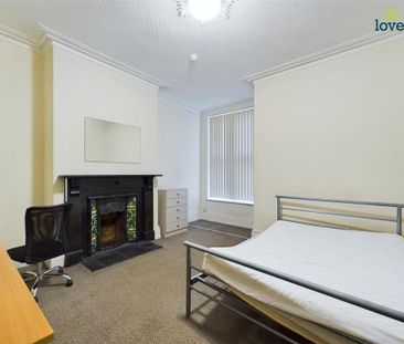 4 bedroom townhouse to rent - Photo 5