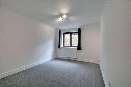 Crossways Road, Grayshott, Hindhead, Hampshire, GU26 - Photo 2