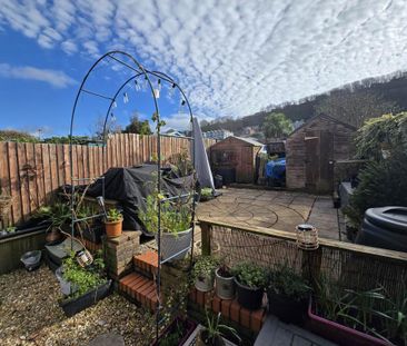 3 bedroom semi-detached house to rent - Photo 3