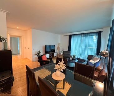 2 Bed Flat, Discovery Dock, E14 - Photo 2